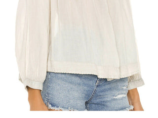 Blusa feminina Free People com textura marfim e botões, manga 3/4, decote redondo, branca, tamanho extrapequeno