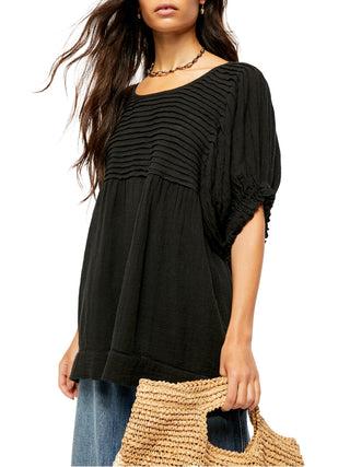 Blusa plissada com decote em v e manga bufante Free People para mulheres, preta, tamanho médio