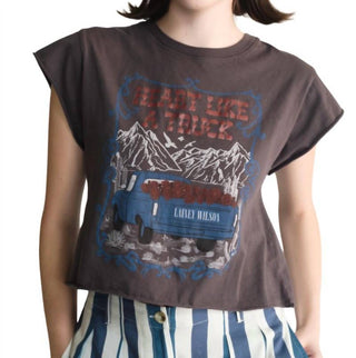 People Of Leisure - Women's Lainey Wilson Heart Like A Truck Crop Top