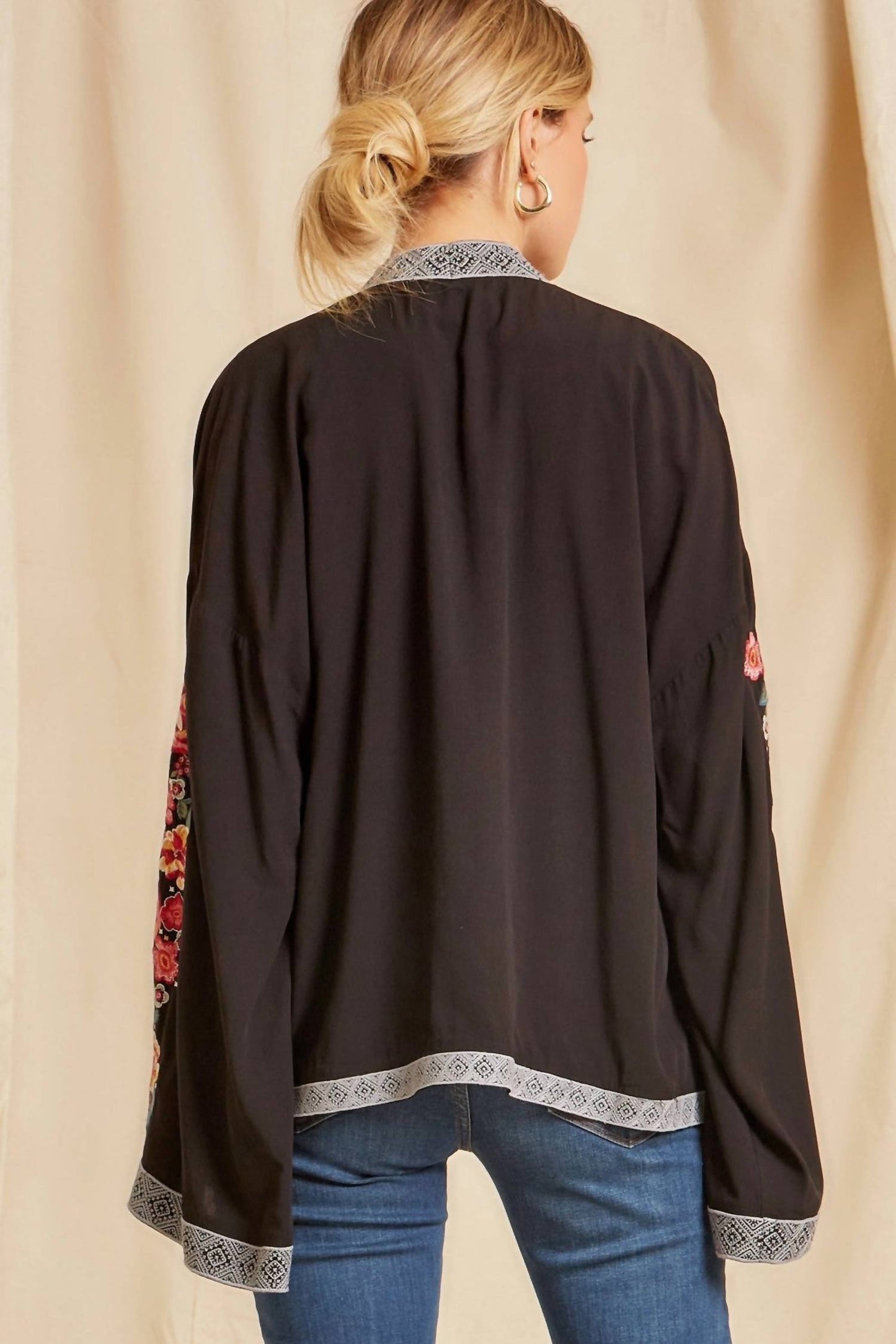 Andree By Unit - Embroidered Cardigan