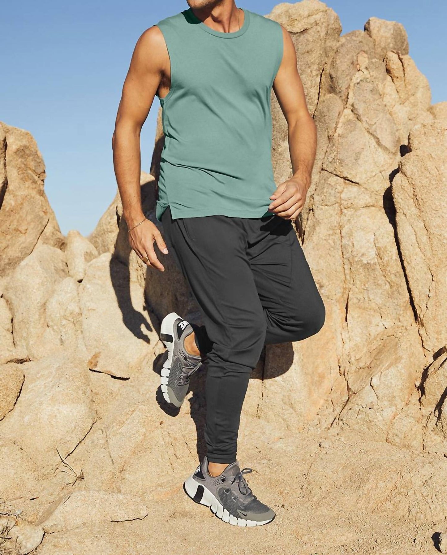 Alo Yoga - Triumph Muscle Tank