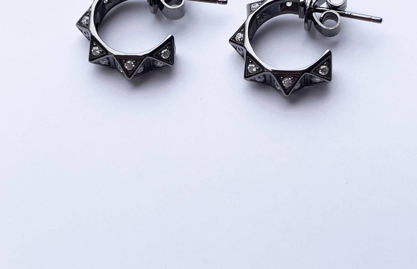 Jagged Halo Jewelry - Women's Ayla Huggie Hoop Earrings