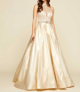 Mac Duggal - Vestido de baile com decote halter e ilusão de contas
