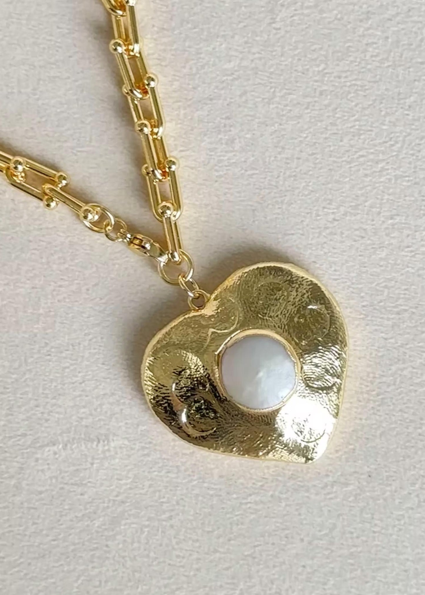 Easton Elle - Women's Horseshoe Heart Necklace