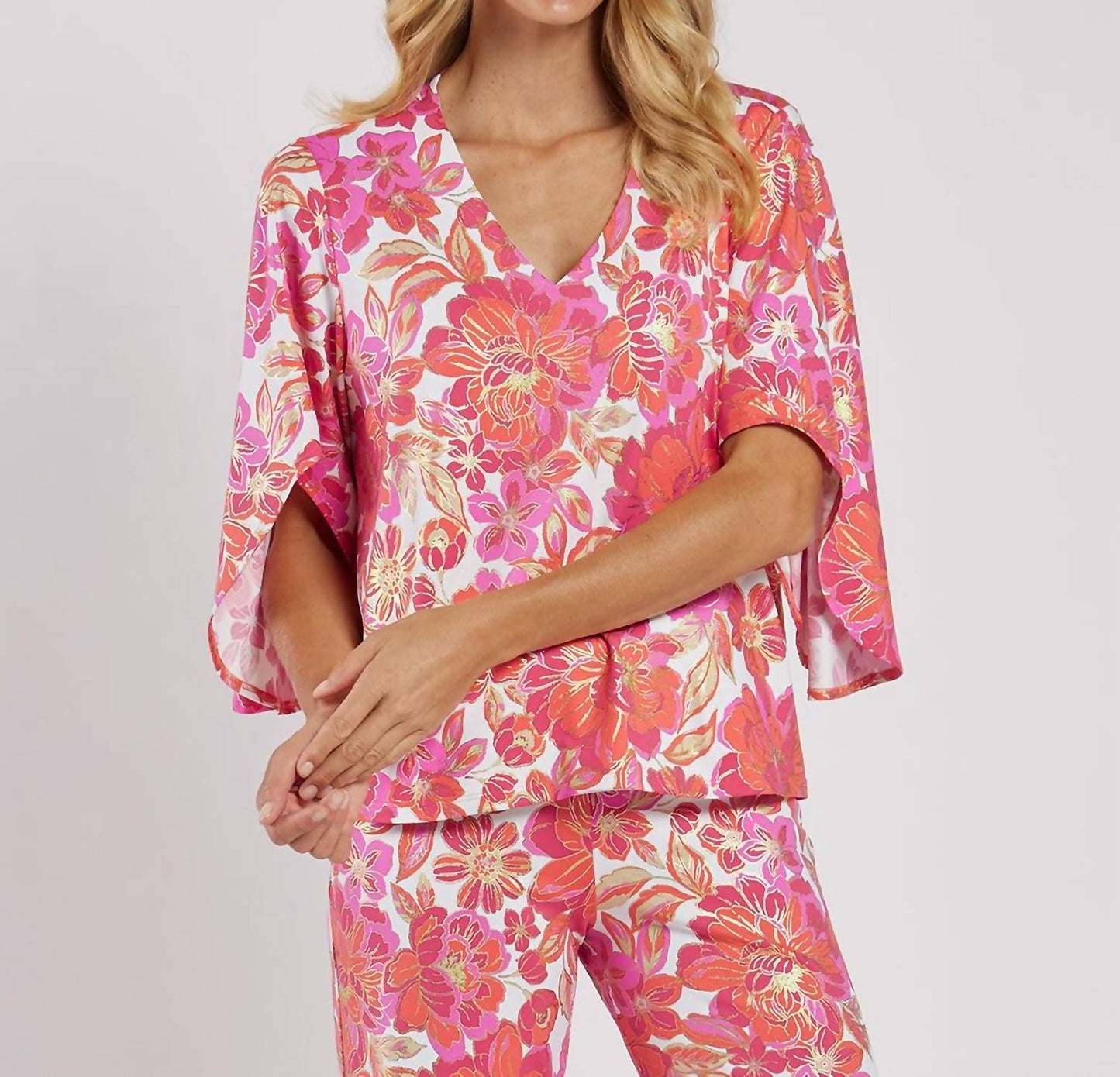 Jude Connally - Daniella Flowy Sleeves V-neck Top