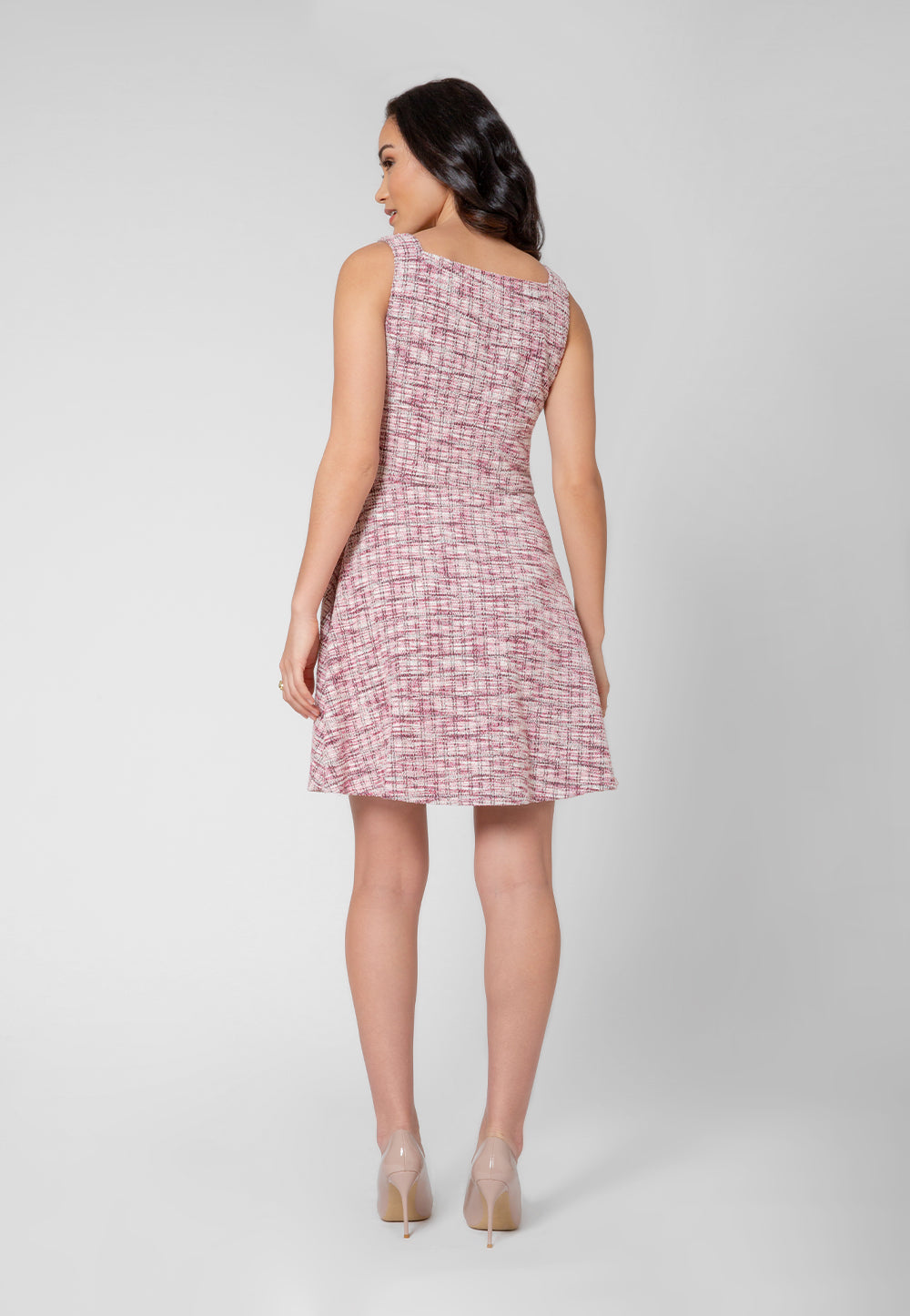 Vestido Ariana sem mangas e evasê Leota feminino rosa