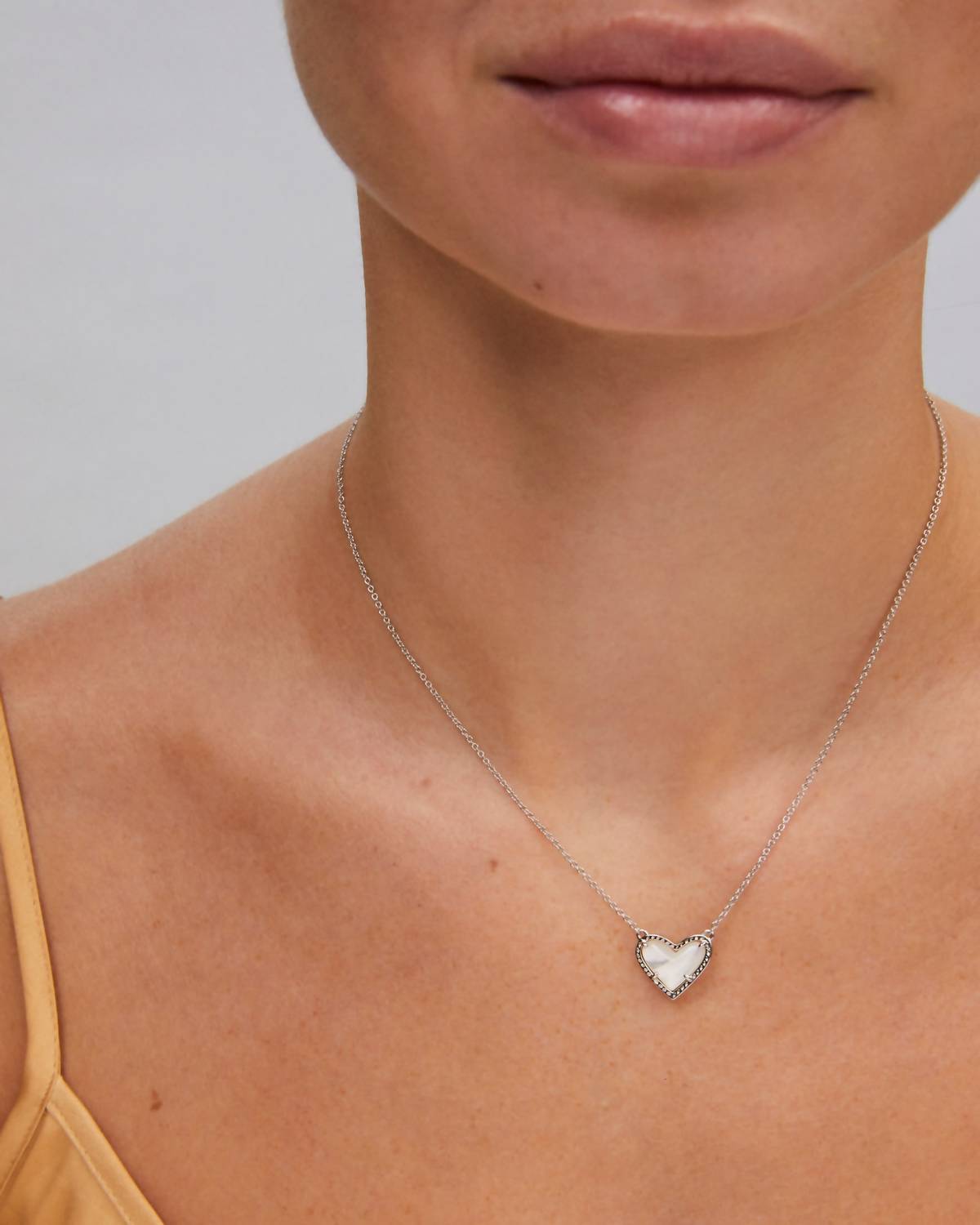 Kendra Scott - Women's Ari Heart Pendant Necklace