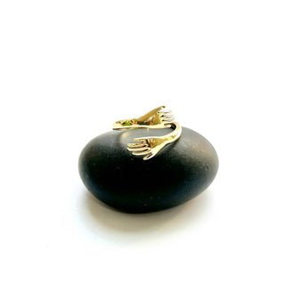 Baizaar - Women's Hugging Hands Ring