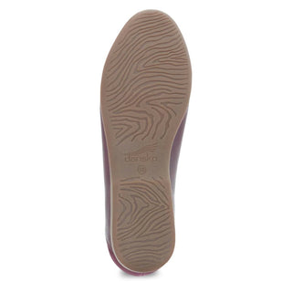 Dansko - Mocassim feminino de couro com renda