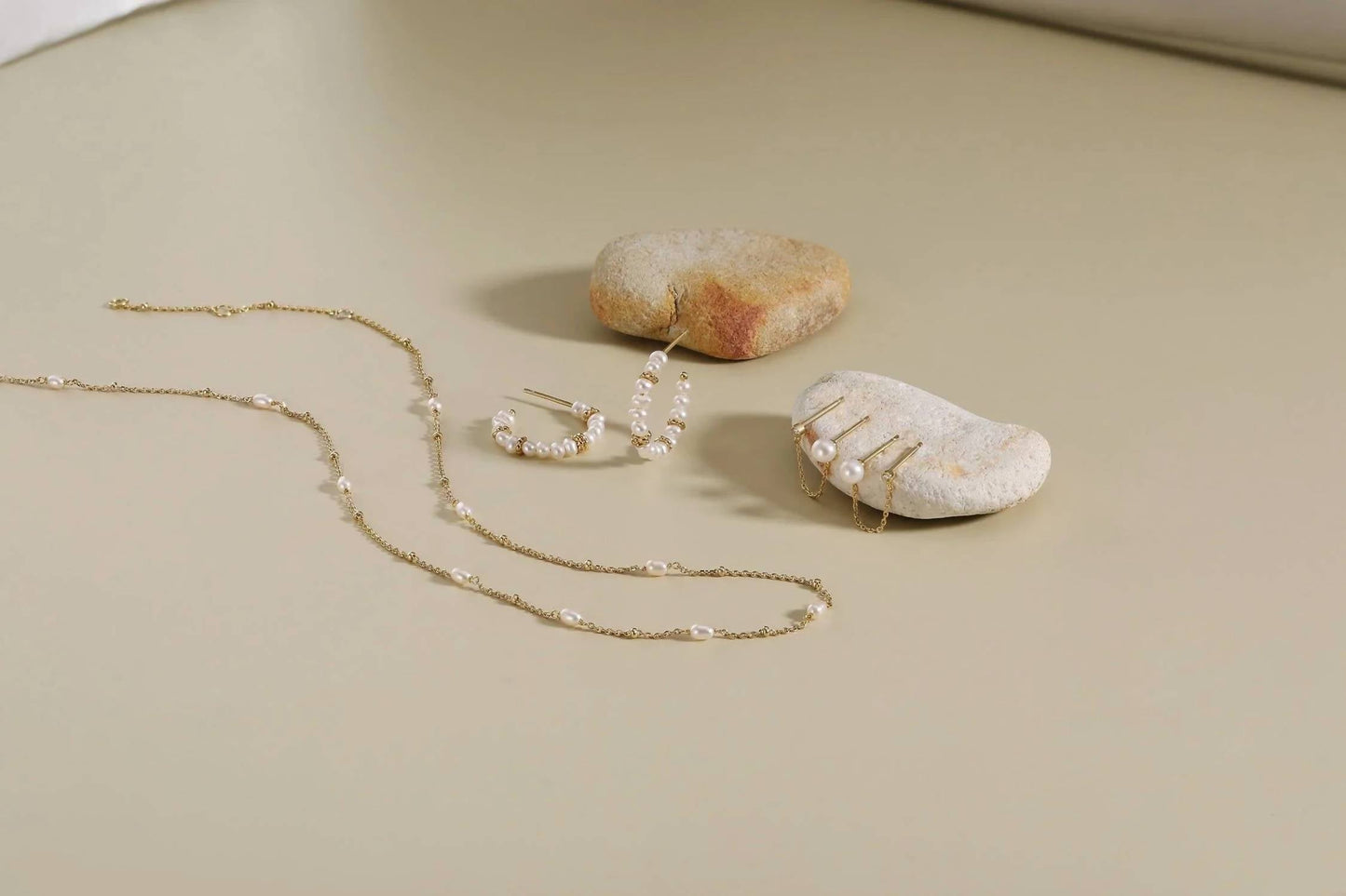Eklexic - Women's Micro Pearl & Bead Necklace