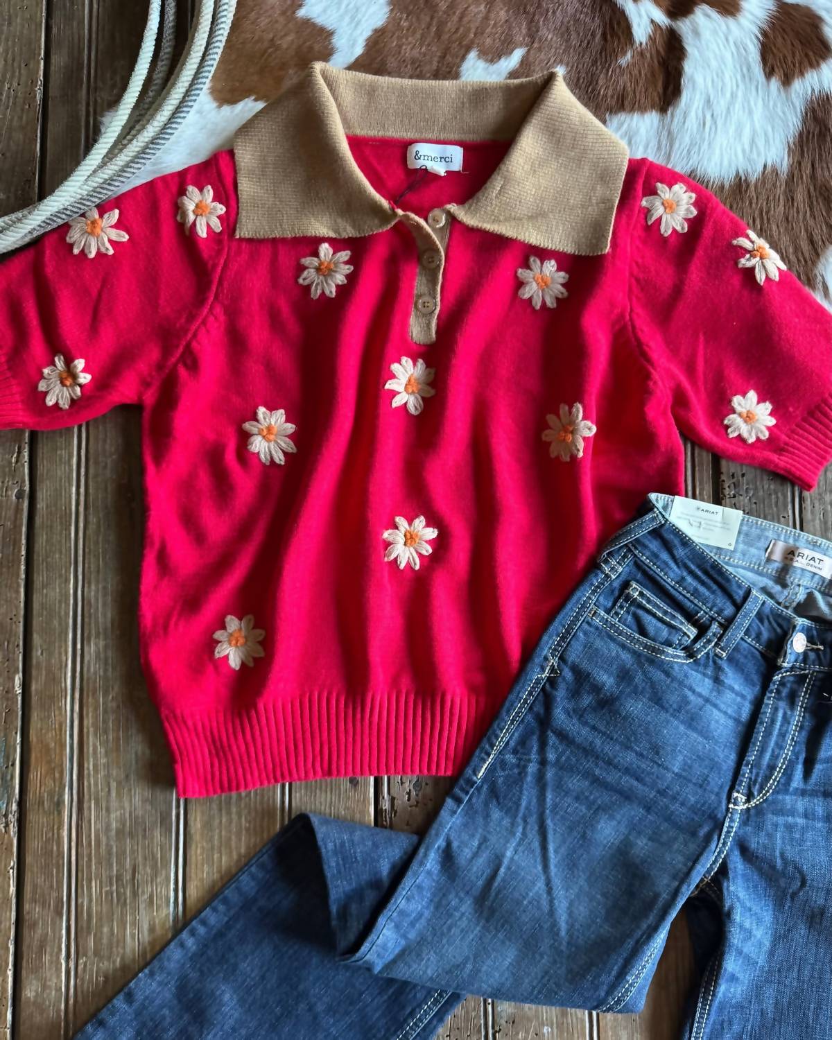 &Merci - Women's Daisy Drive Sweater Tee
