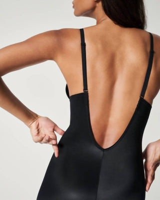 Spanx - Body com decote profundo e ajuste perfeito para você