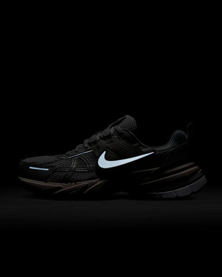 Nike - Tênis V2K Run Feminino