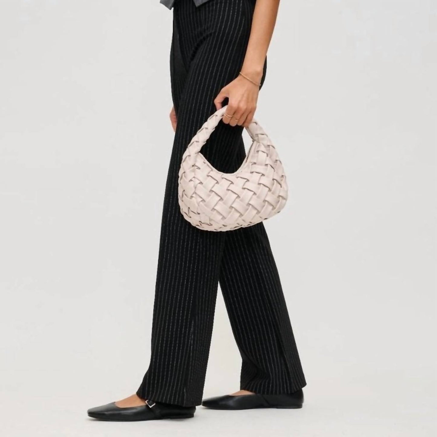 Urban Expressions - Noreen Woven Clutch