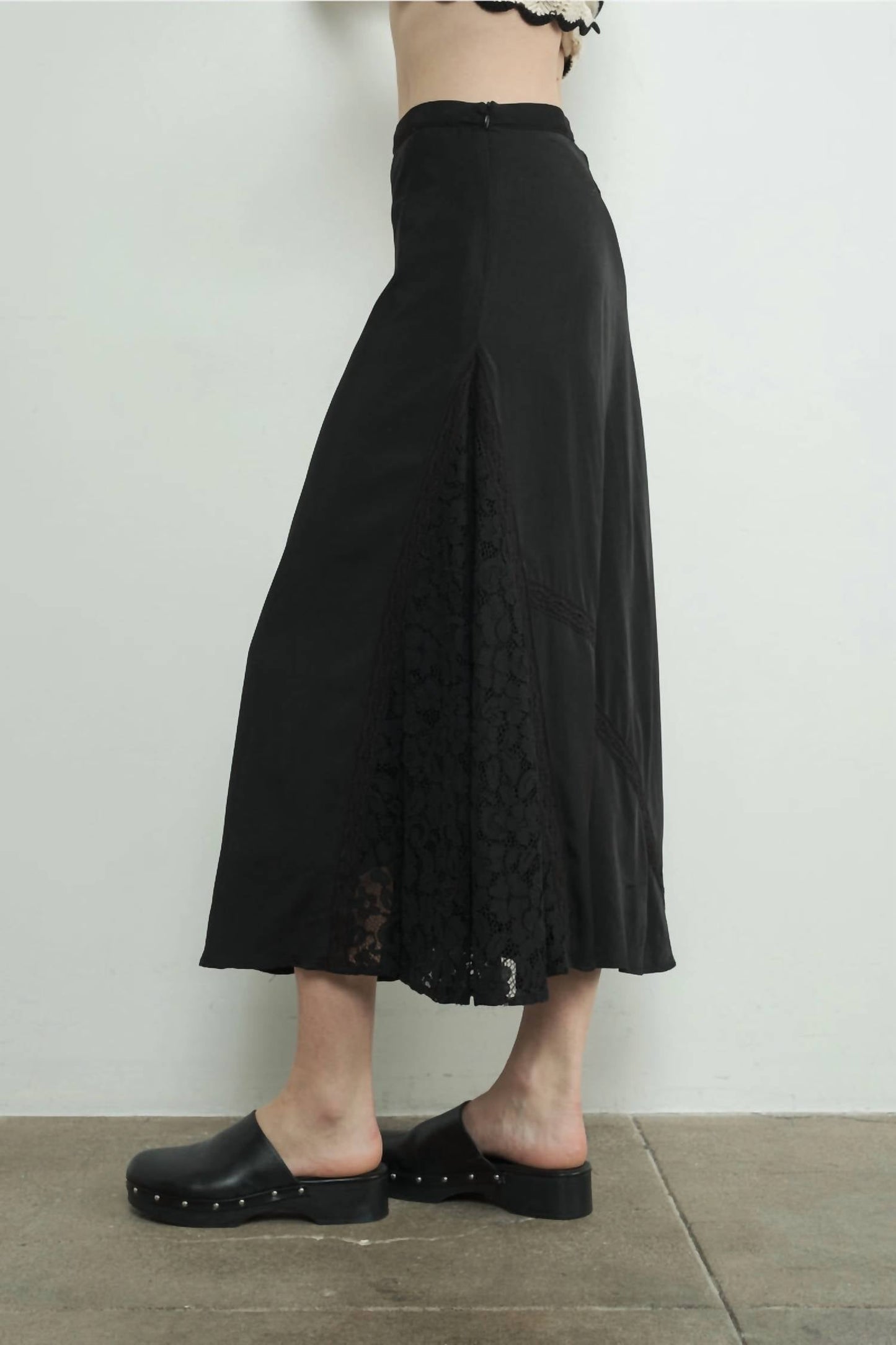 Aaron & Amber - Lined Lace Insert Skirt