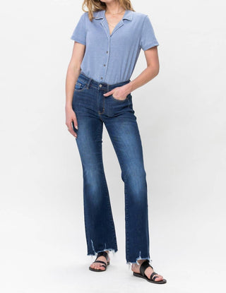 Judy Blue - Calça jeans bootcut com bainha desfiada e sem desgaste