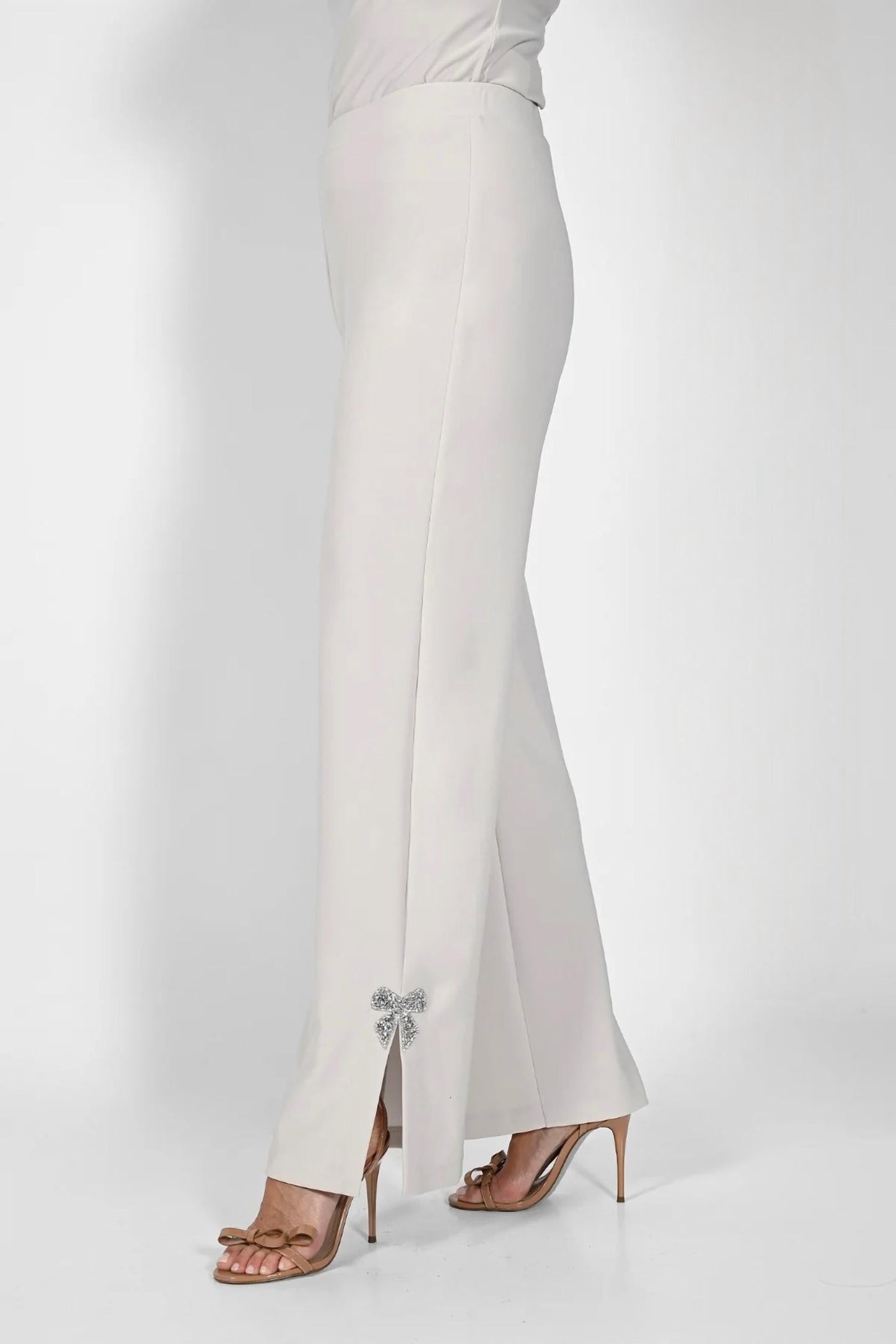 Frank Lyman - Knit Pant With Sequin Side Bow