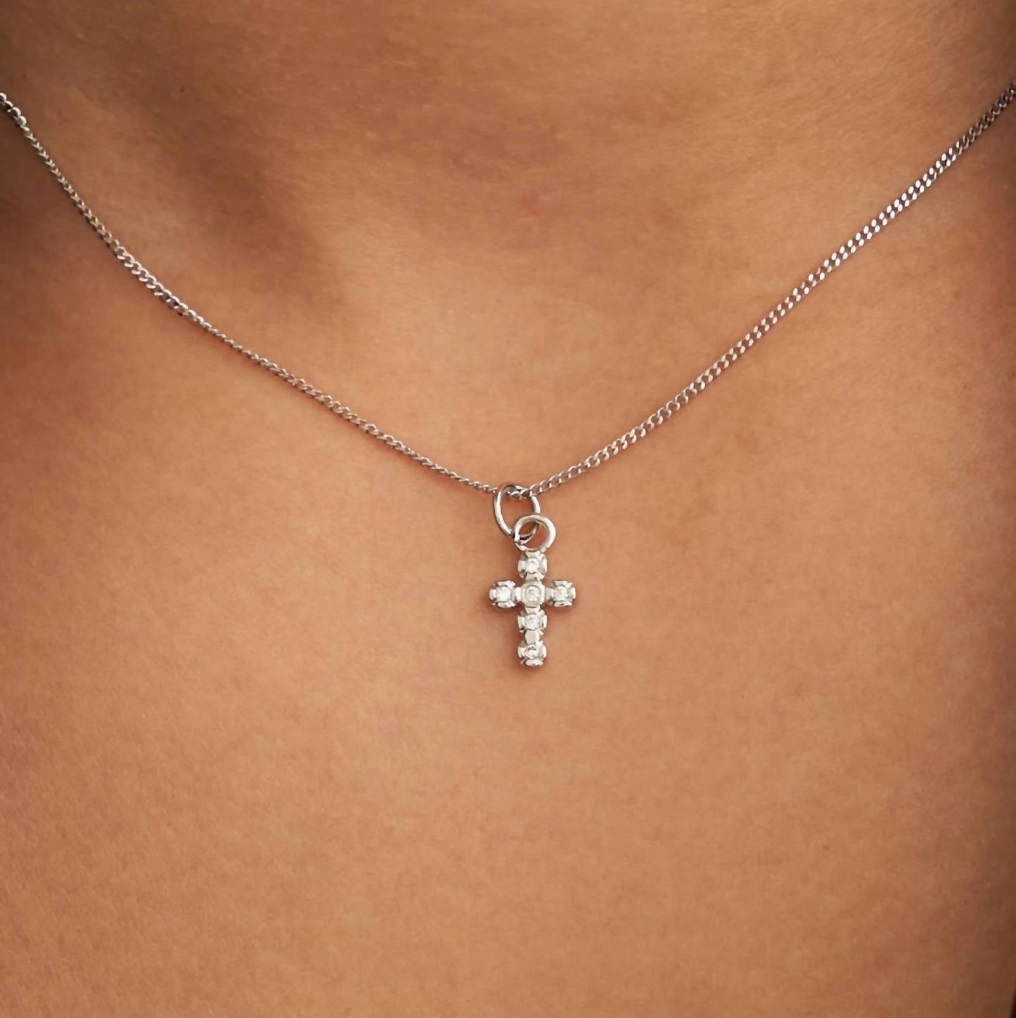 Brenda Grands - Women's Silver Shiny Cross Necklace