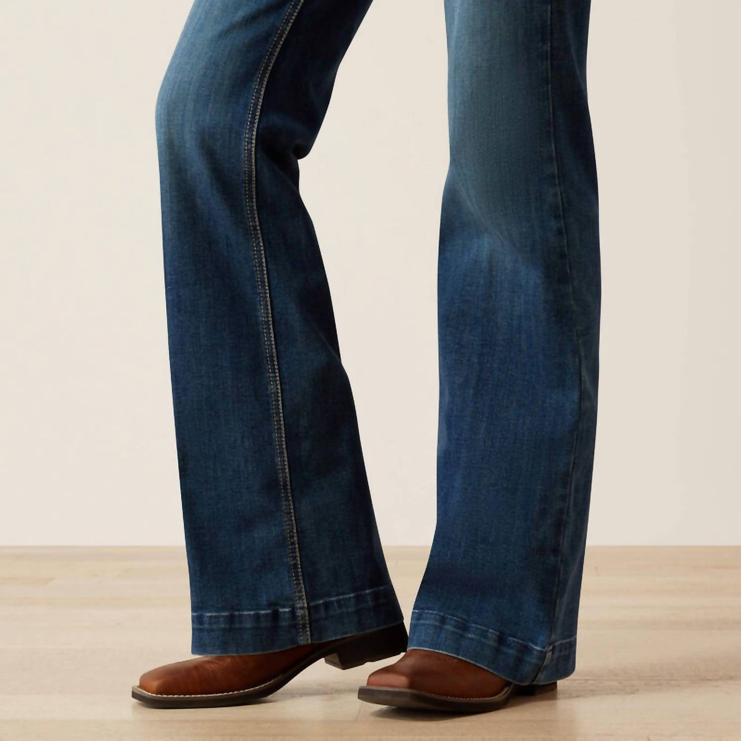 Ariat - Mid Rise Hasley Slim Trouser Jeans