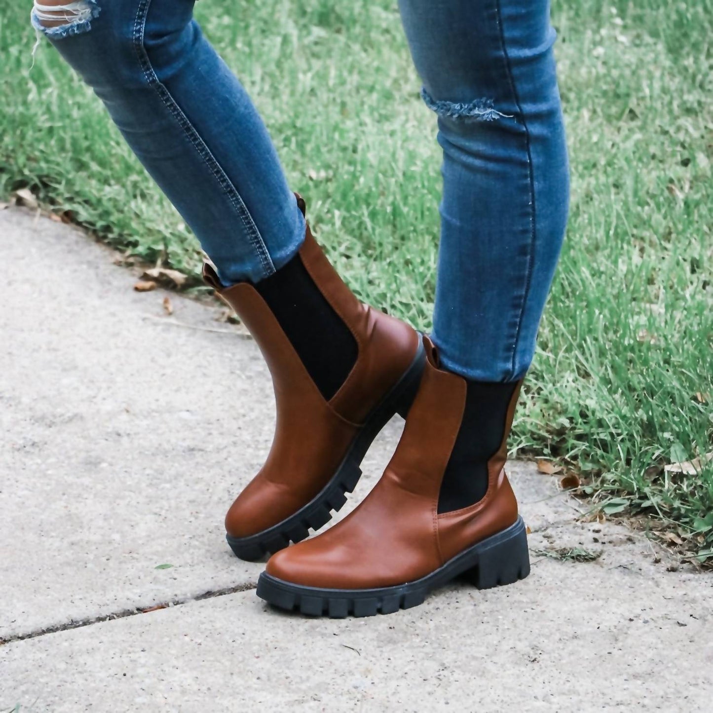 Qupid - Women's Side Stretch Booties