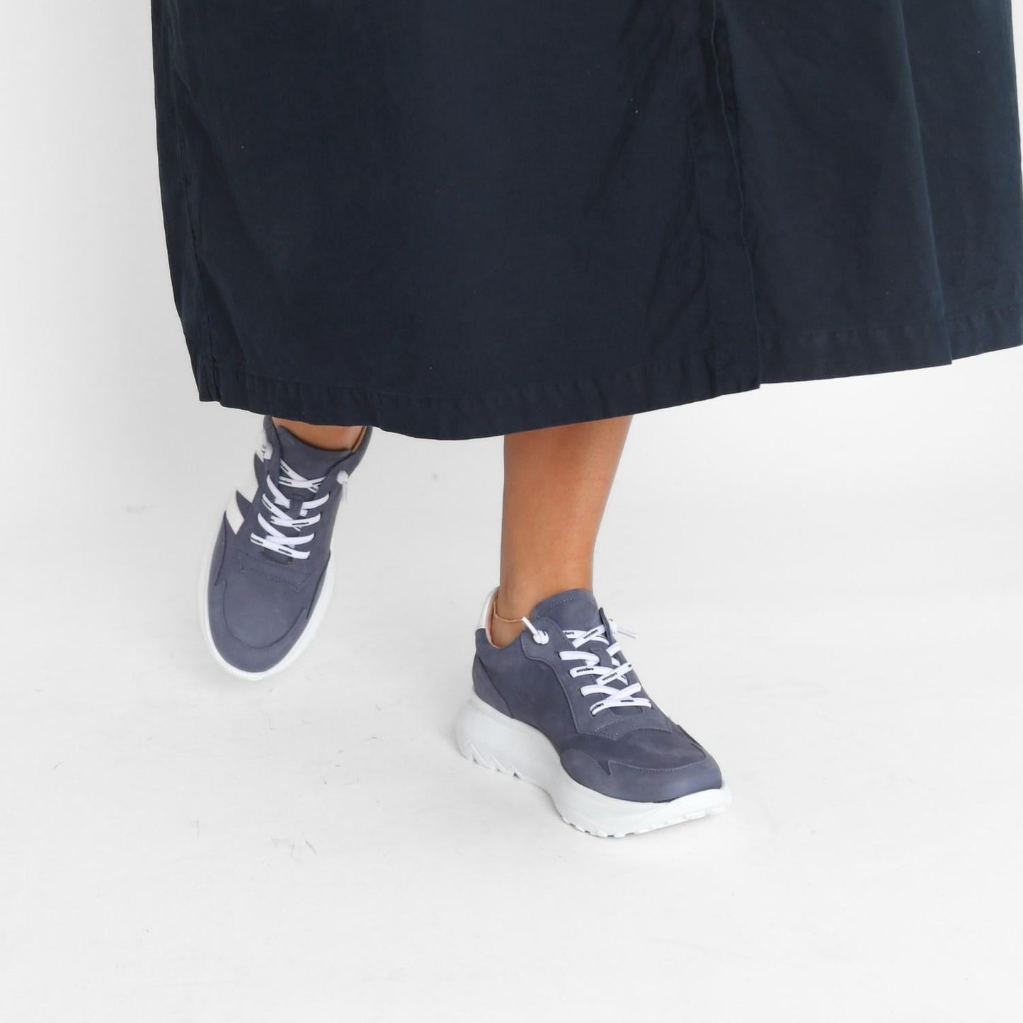 Wonders - Women's Nubuk Almeria Sneaker