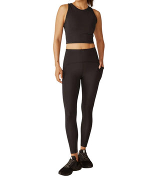 Além do Yoga - Legging Midi com Bolso Strive