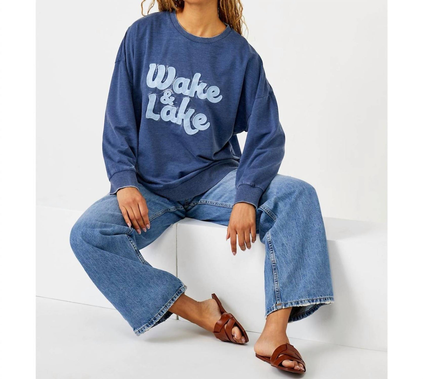Charlie Paige - Relaxed Crew Neck Pullover - Wake & Lake