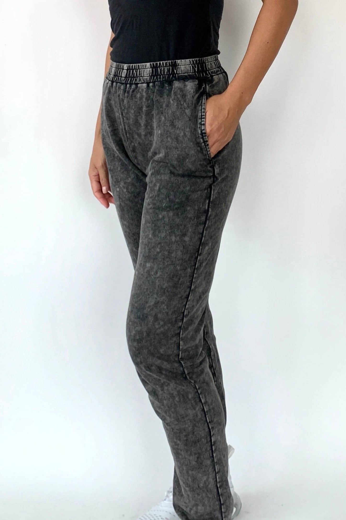 124 Voltaire - Slightly Cropped Jogger Pant