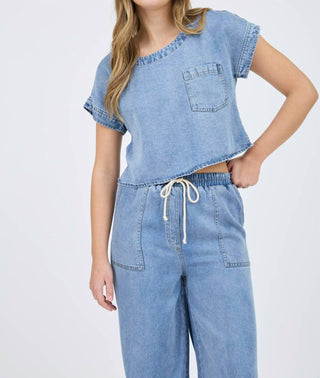 Blu Pepper - Blusa curta de manga curta com decote canoa e cambraia lavada