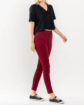 Judy Blue - Calça Jeans Skinny com Controle de Barriga