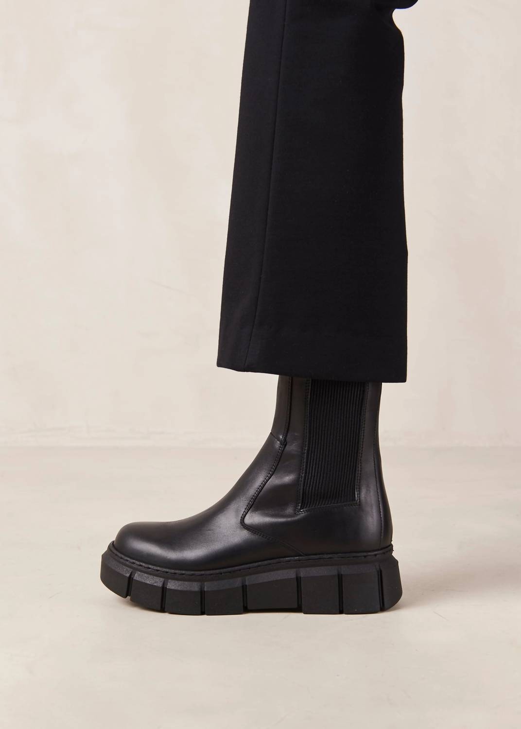 Alohas - Women's Armor Boots