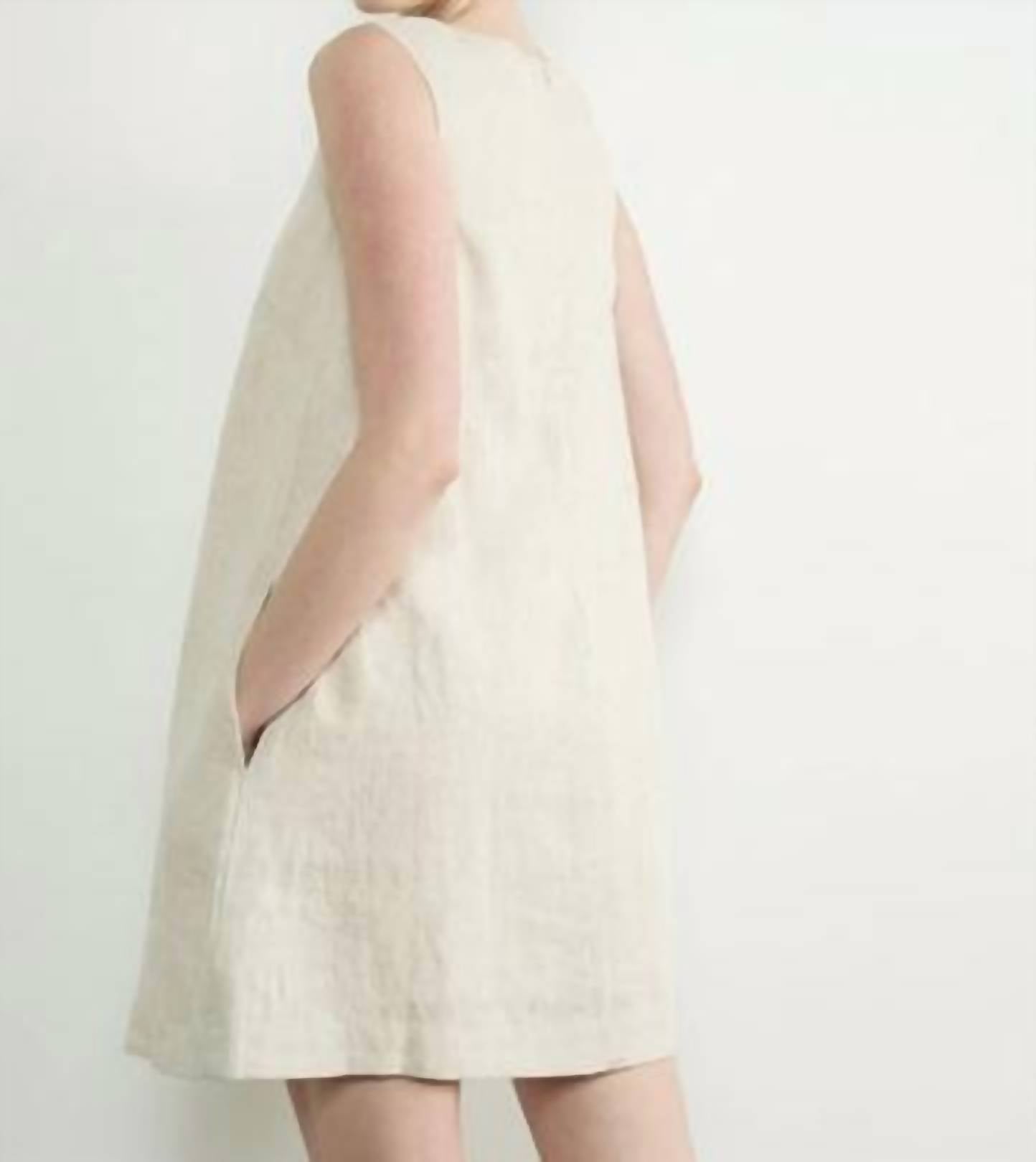 Aaron & Amber - Sleeveless Linen Shift Dress
