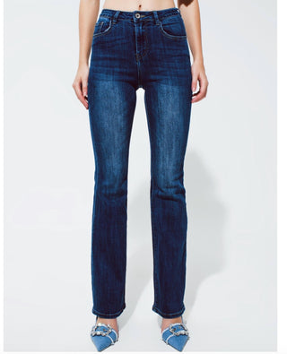 Q2 - Calça Jeans Flare Feminina