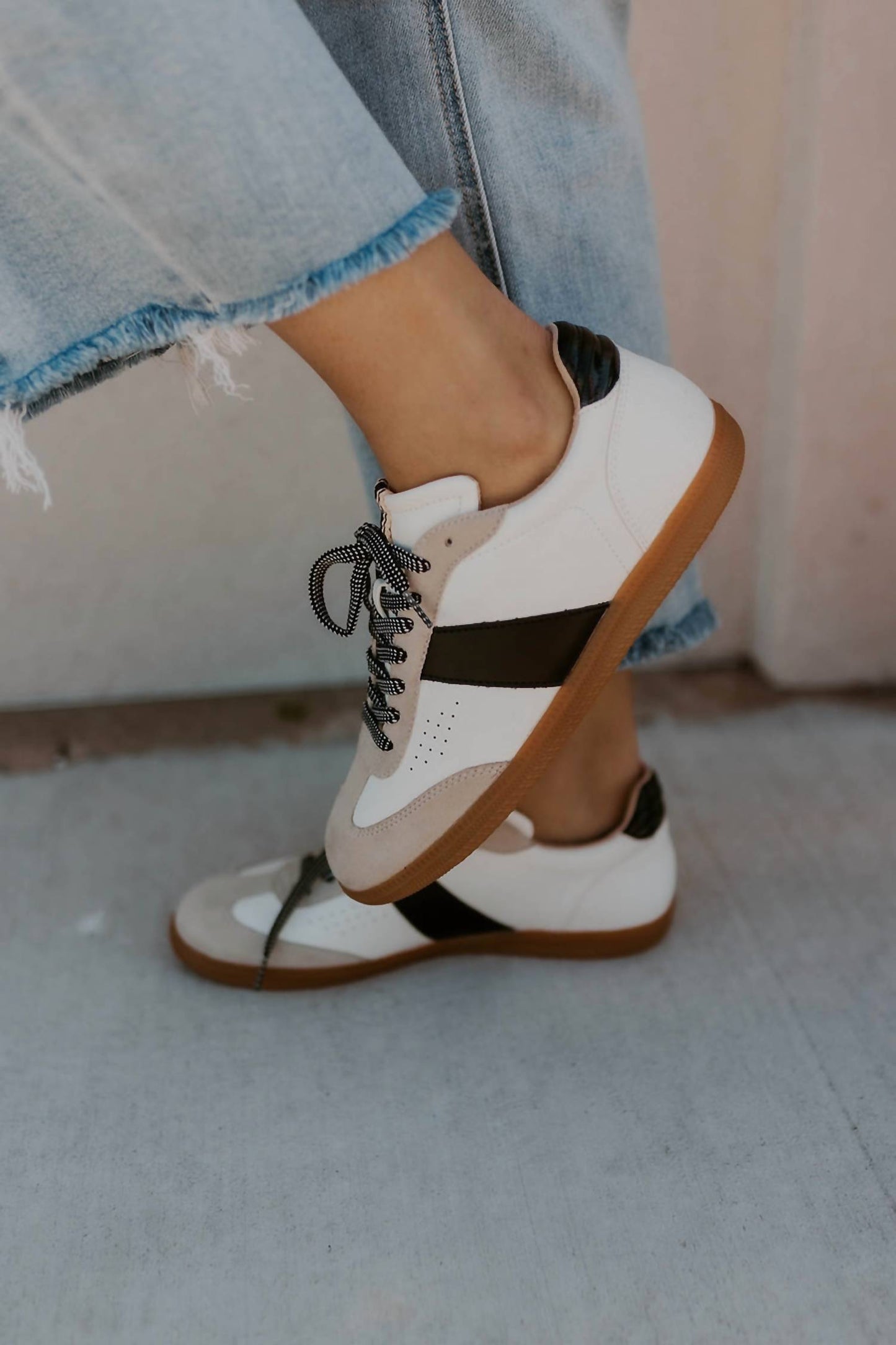 Shu Shop - Women's Sydney Sneaker