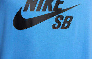 Nike - Camiseta Masculina com Logotipo SB