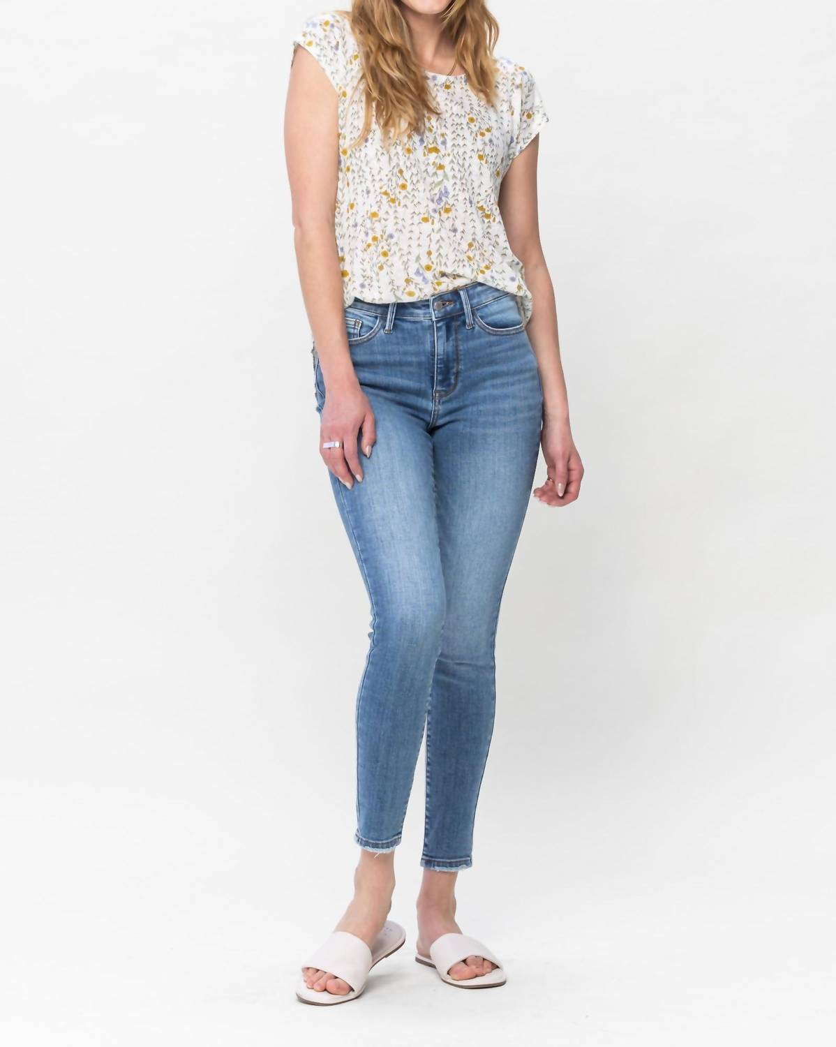 Judy Blue - Mid Rise Vintage Skinny Jeans
