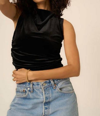 Projeto Social T - Regata de veludo com franzidos laterais e repetição