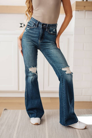 Judy Blue - Calça Jeans Flare Desgastada com Top de Controle de Cintura Alta