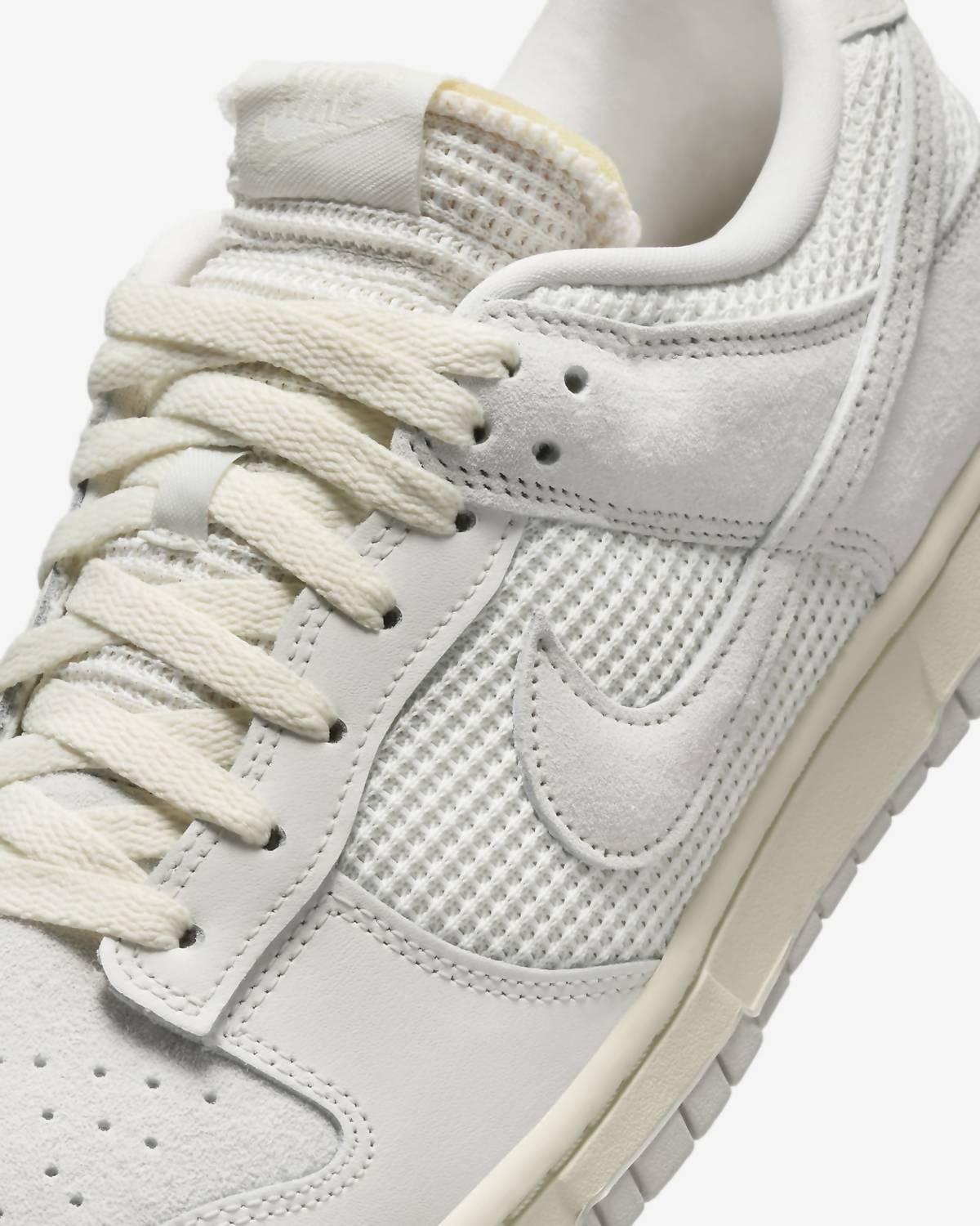 Nike - Men's Dunk Low Waffle Sneaker