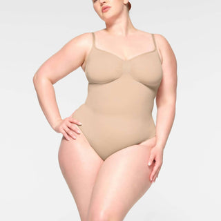 Skims - Body sem costura esculpido com tanga
