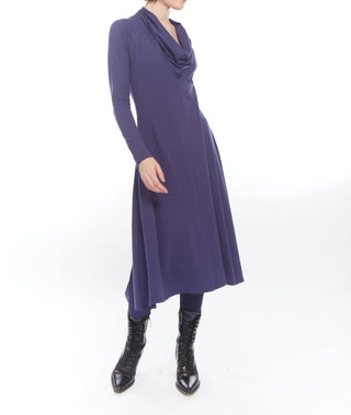 Matthildur - Vestido Midi Sofia com Gola Redonda