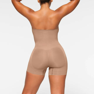 Skims - Body curto sem alças e sem costura