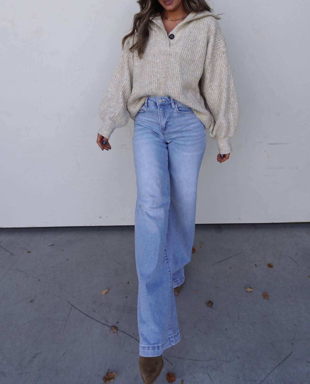 Aemi + Co - V-neck Sweater With Collar