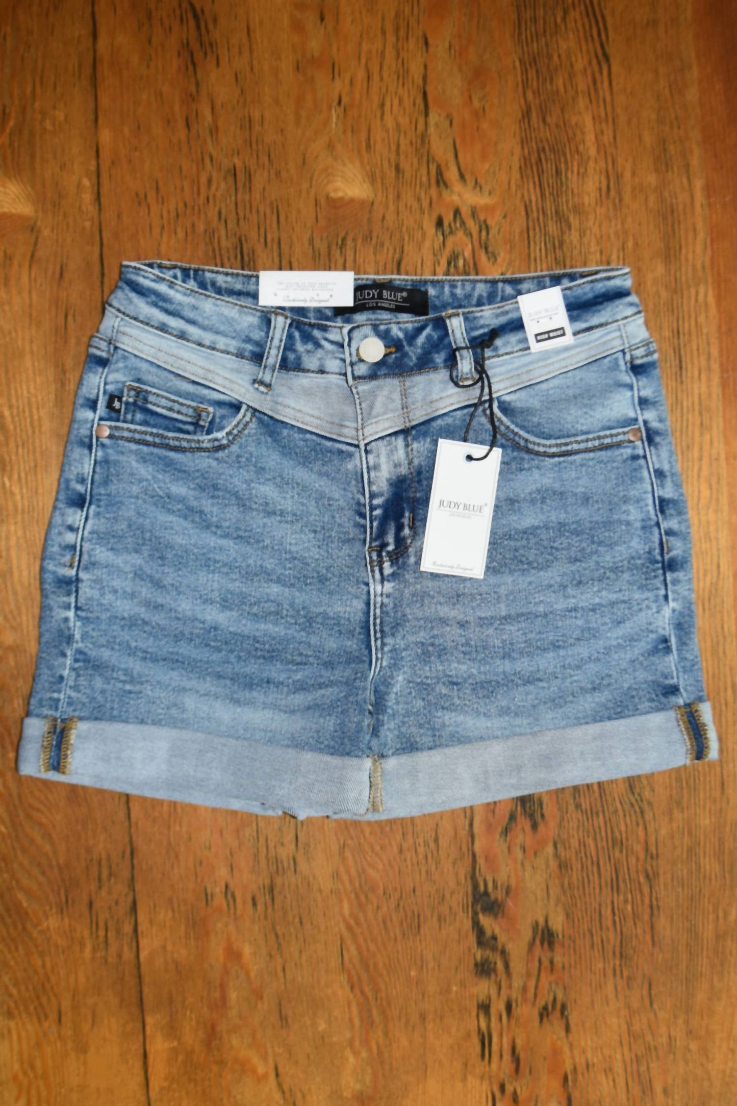 Judy Blue - 2-Tone Yoke High Rise Short