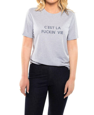 Neste dia - Camiseta de malha de manga curta com estampa gráfica "c'est La F*ckin Vie"