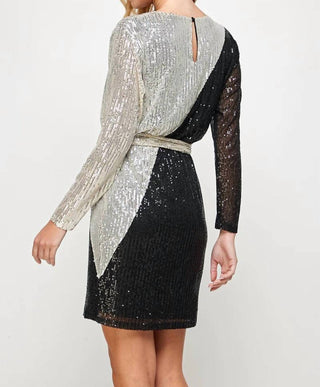 Veja e seja visto - Vestido de manga comprida com blocos de cores e lantejoulas e faixa