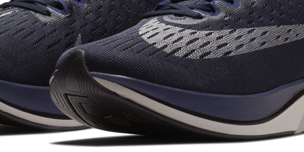 Tênis de corrida Nike Zoom Vaporfly 4% masculino, prateado, tamanho 5 D(M) EUA
