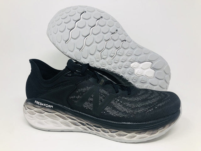 Tênis de corrida New Balance Fresh Foam More V2 masculino, preto, tamanho 8,5 D (M) EUA
