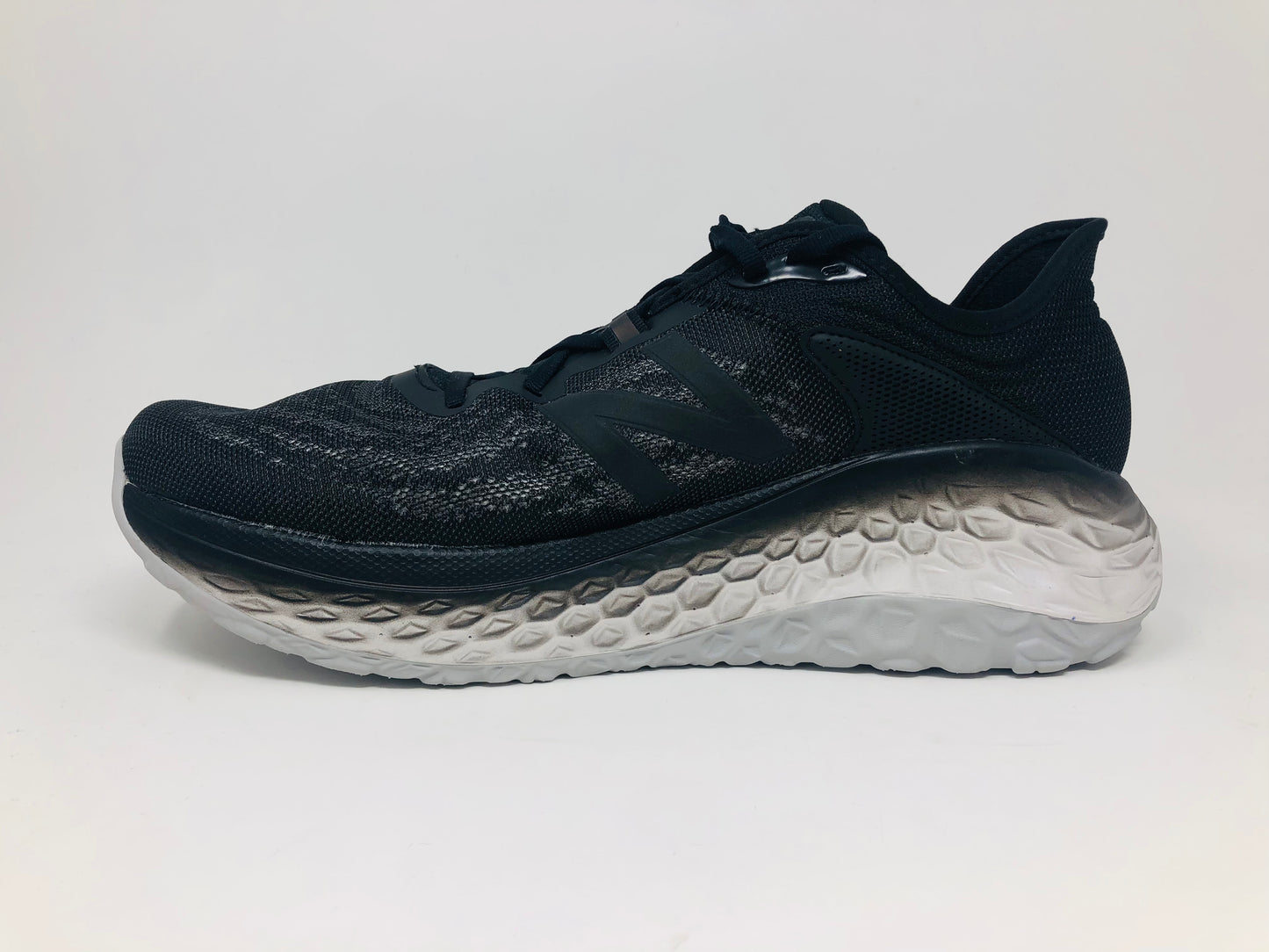 Tênis de corrida New Balance Fresh Foam More V2 masculino, preto, tamanho 8,5 D (M) EUA