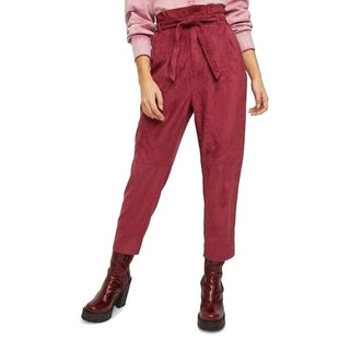 Free People - Calça curta com cinto e camurça sintética vermelha